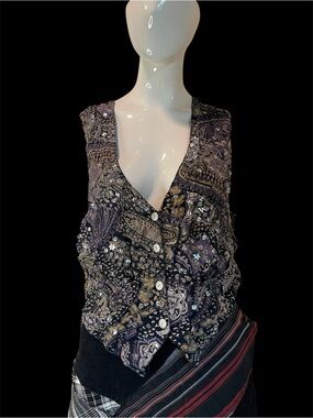 Vintage Beaded Paisley Button-Front Vest in Purple